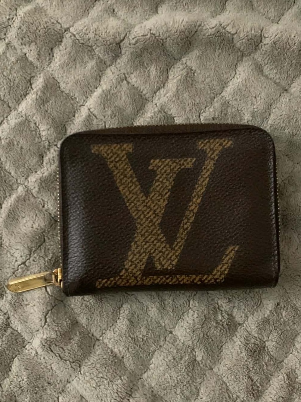 LOUIS VUITTON
Monogram Giant Zippy Coin Purse